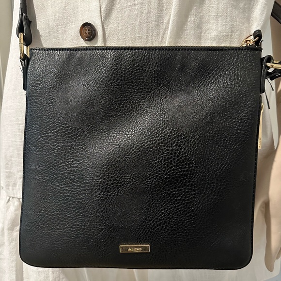 Aldo messenger bag with expandable zipper - Picture 4 of 8